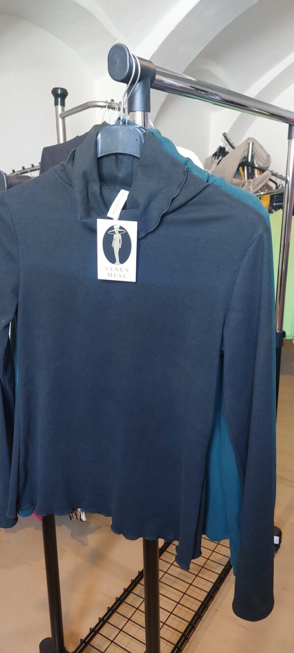 Triko s rolákem