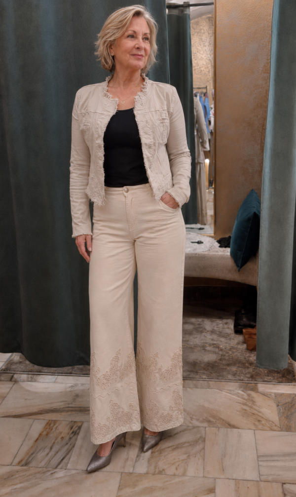 Jeans smetanové s vyšivkou L,  MELLY&CO